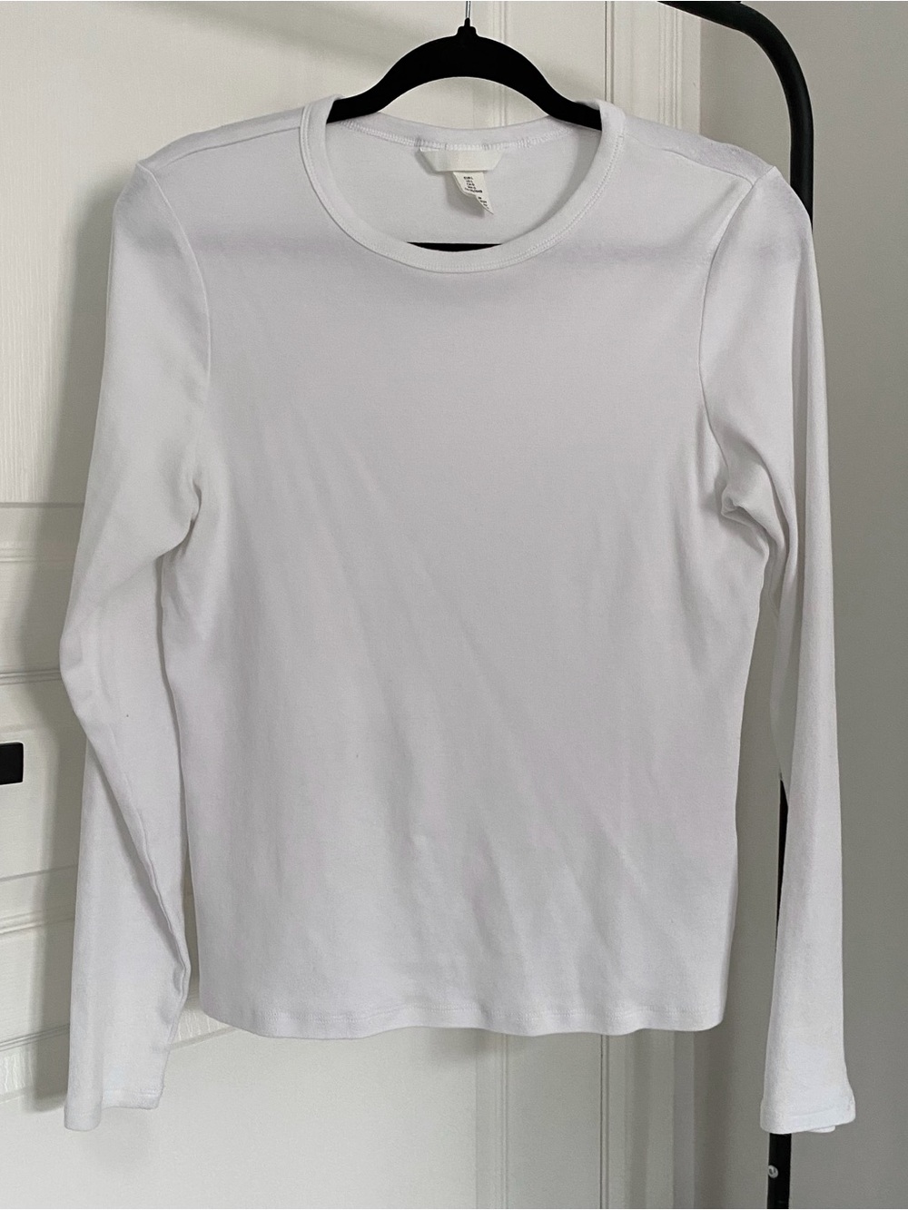 H&M Classic Long-Sleeve Crewneck Tee